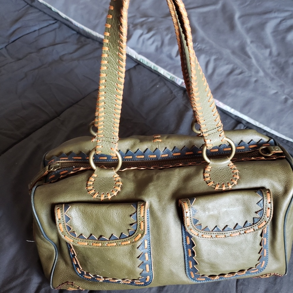 Gorgeous Leather Purse w/Padlock & Key